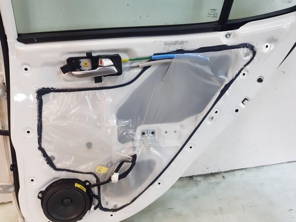 Portier Rechts Achter Kia Picanto (JA) 2022 77004G6000, Info@kia.de, Kia Deutschland GmbH, Gebruikt, Theodor-Heuss-Allee 11, Frankfurt am Main 60486, , Duitsland