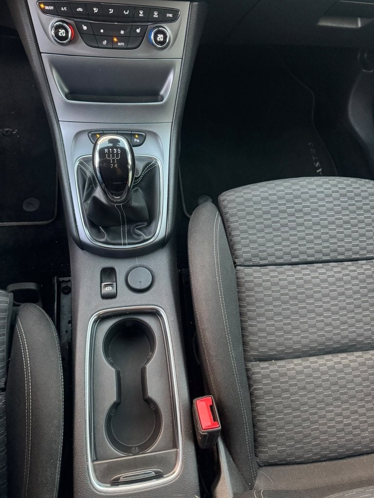 Foto 24 van Opel Astra 1.0 Turbo  Sports Tourer 2017 Wit Airco| trekhaak