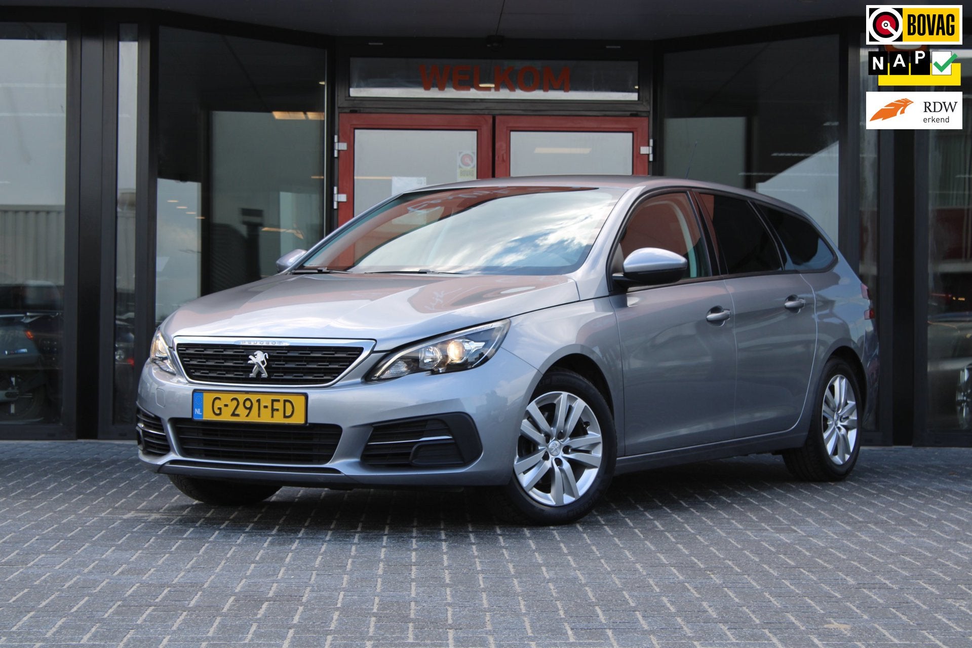 Peugeot 308 SW 1.2 PureTech Active, Trekhaak, cruise control, Voorwielaandrijving, Stof, Gebruikt, 1199 cc
