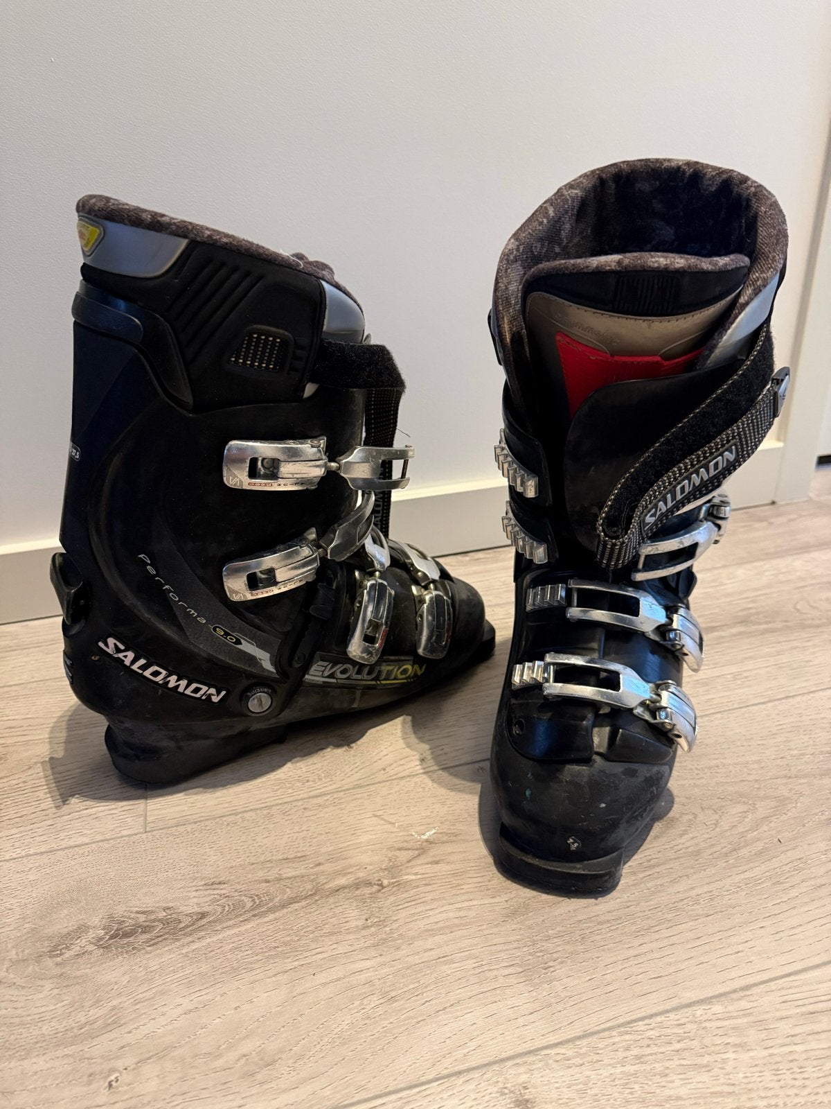 Salomon Evolution Performance 9.0 skischoenen, Gebruikt, Schoenen, Skiën, Salomon