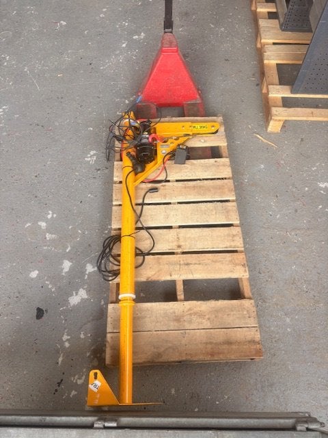 Zwenkkraan transit h2 + montage bracket €650, Ophalen, Info@laaiin, Zo goed als nieuw, Laaiin