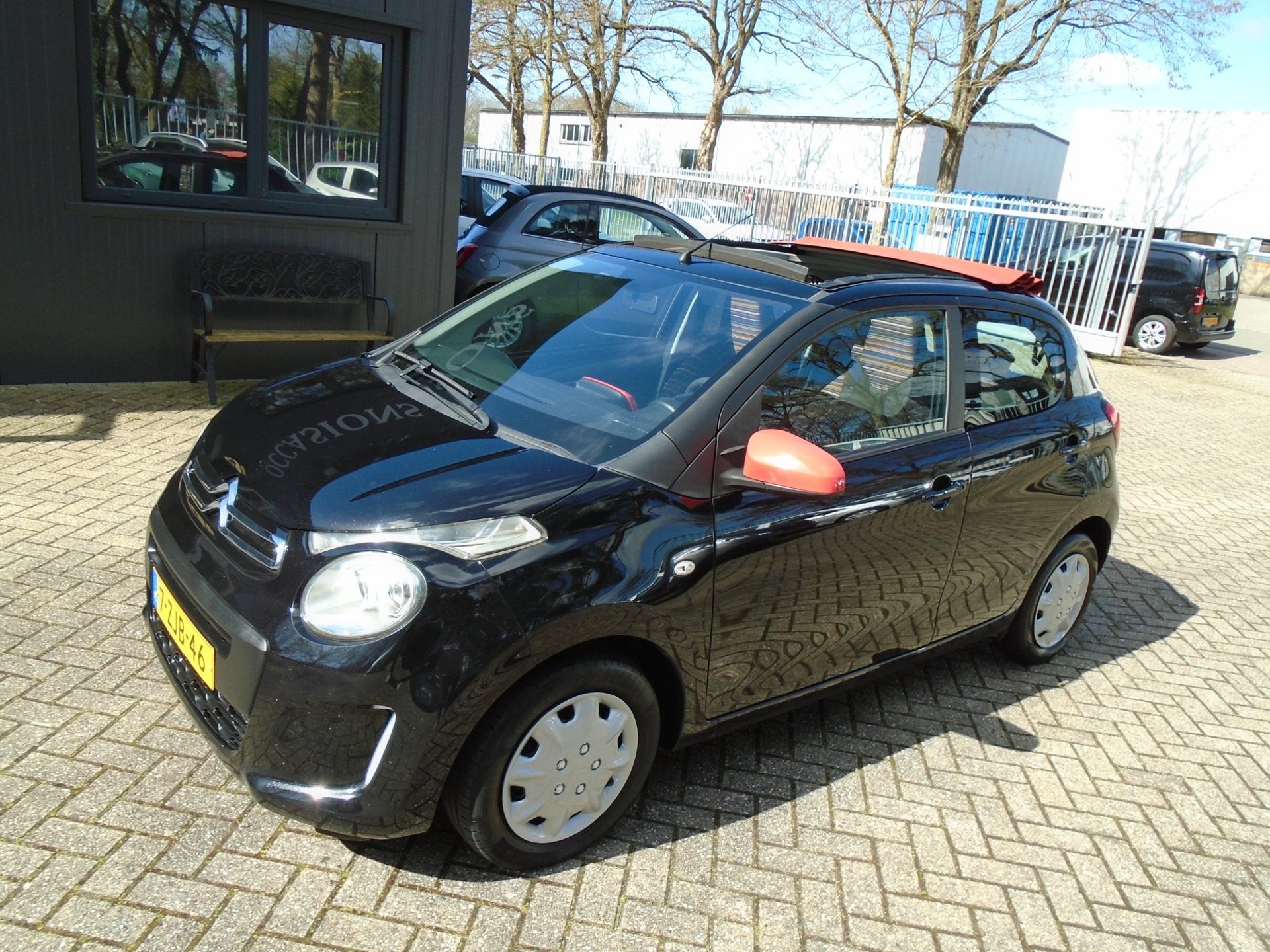 Foto 2 van Citroen C1 1.0 e-VTi Airscape Cool