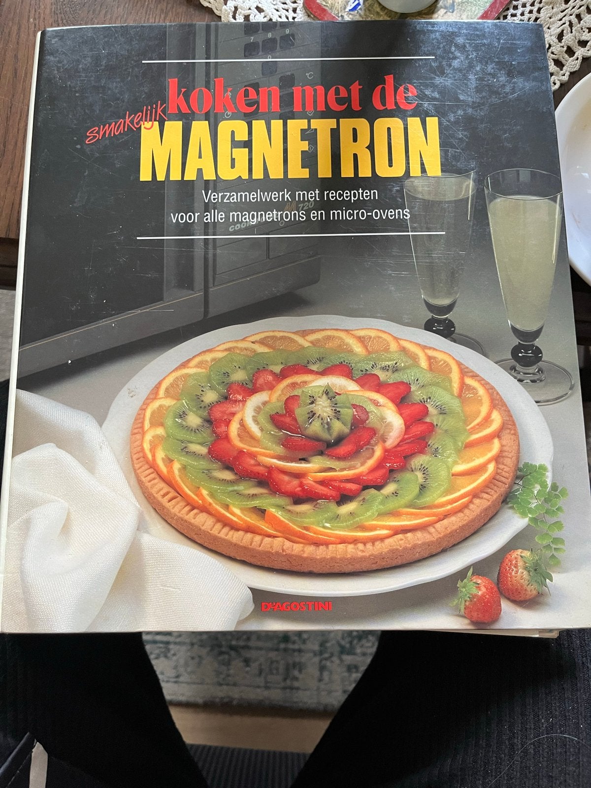 Koken met de Magnetron - Verzamelwerk met recepten, Boeken, Ophalen of Verzenden, Gelezen, Overige gebieden, Voorgerechten en Soepen