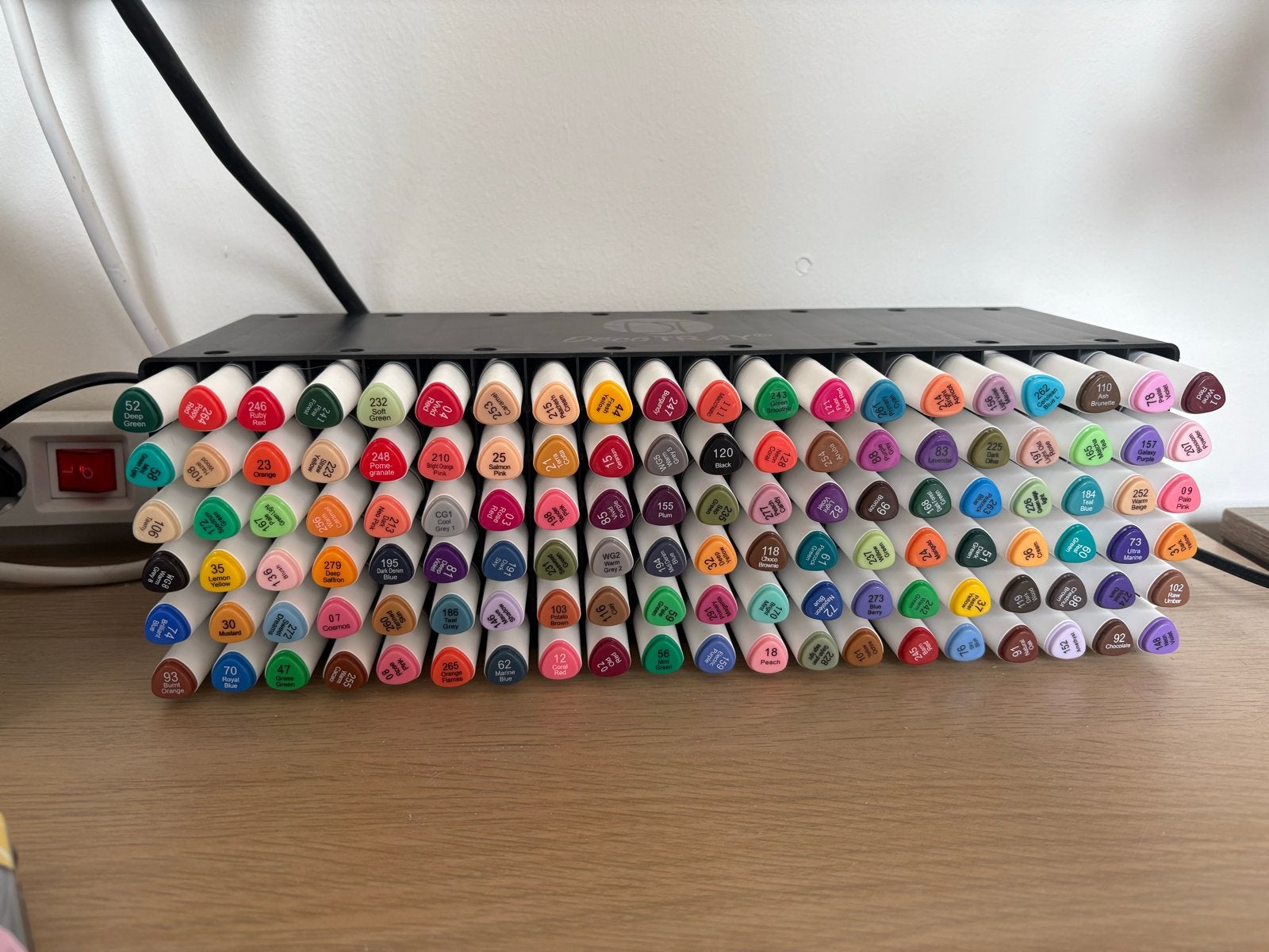 DecoTray met 100+ stiften, diverse kleuren, Ophalen of Verzenden, Zo goed als nieuw, Potlood of Stift