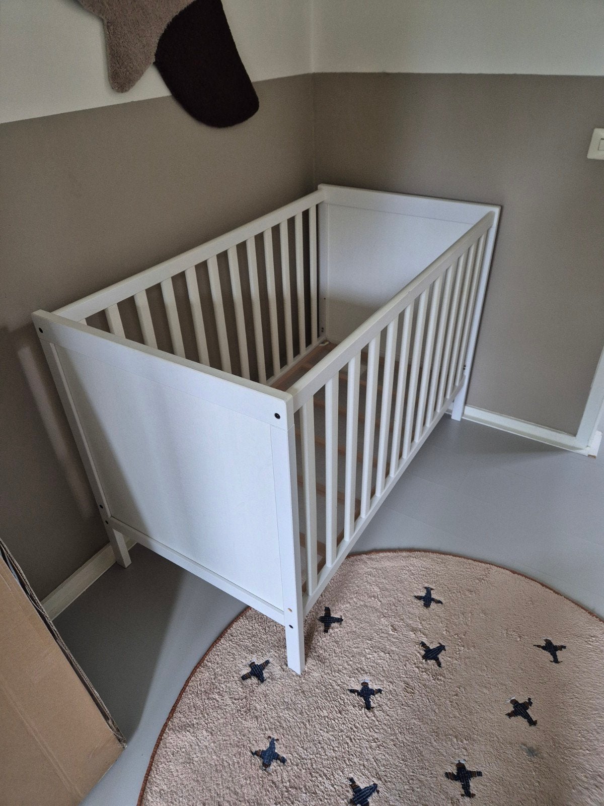 IKEA SUNDVIK babybedje wit 60x120 cm met matras, Ophalen, Gebruikt, Ledikant