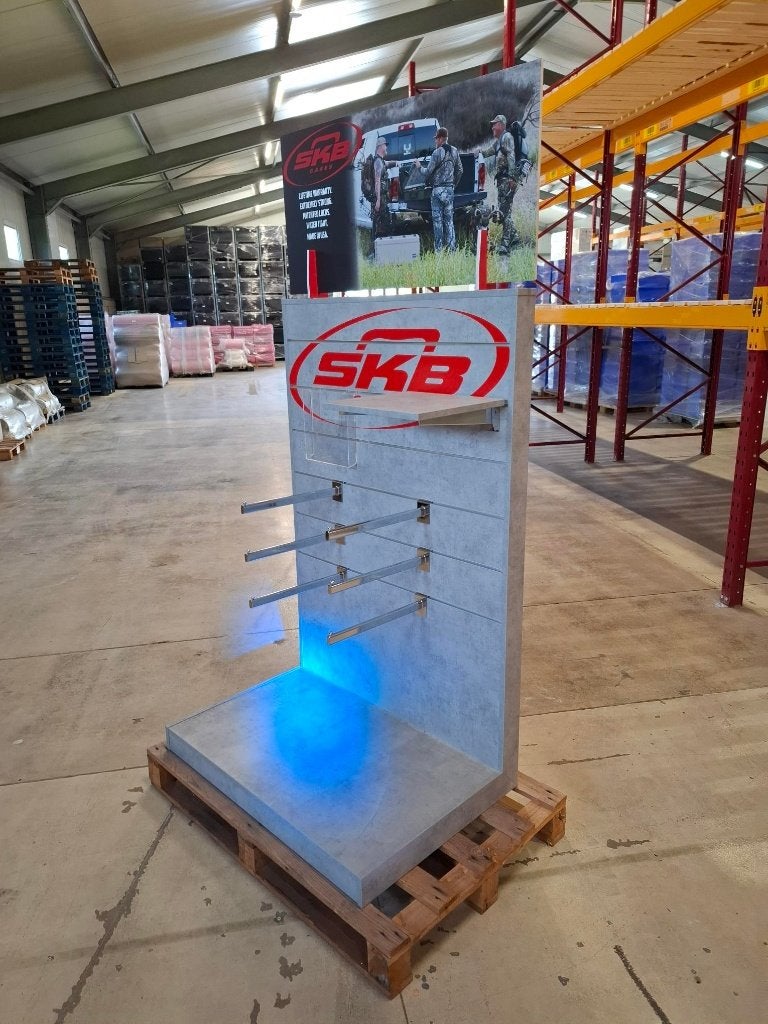 Winkeldisplays met slatwall systeem, Ophalen