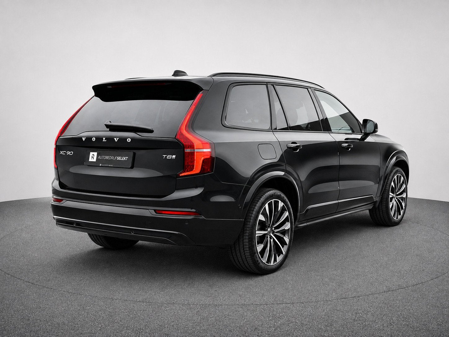 Volvo XC90 2.0 T8 Ultra Dark | Pano | Trekhaak | Bowers&Wilk, Gebruikt, 4 cilinders, 1969 cc, 7 stoelen