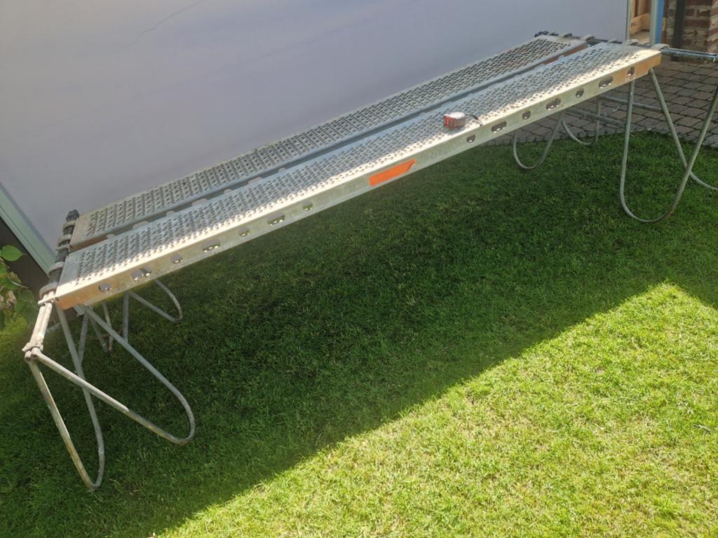 Schragen met Layher Steigerloopplanken (2 stuks), Doe-het-zelf en Verbouw, Steigers, Ophalen, Gebruikt, Overige typen, Minder dan 2 meter