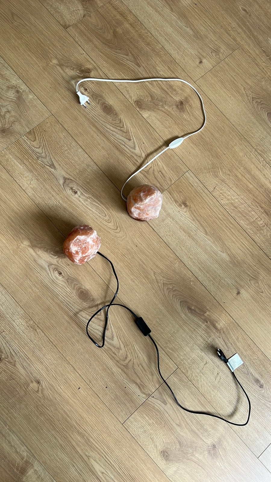 Two small salt lamps in perfect condition, Ophalen of Verzenden, Zo goed als nieuw