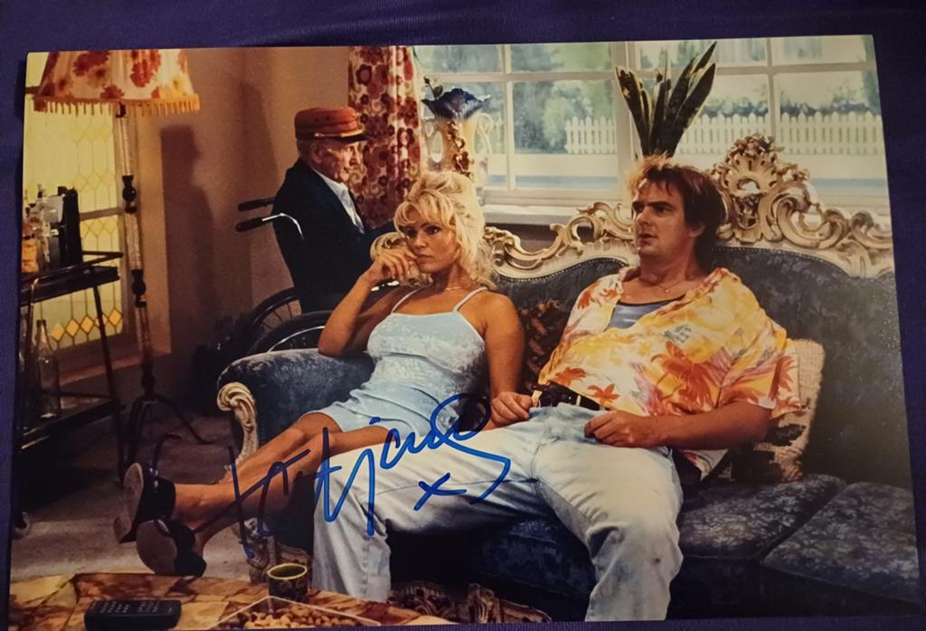 Tatjana Šimić handtekening gesigneerde foto 30x20cm, Verzamelen, Ophalen of Verzenden