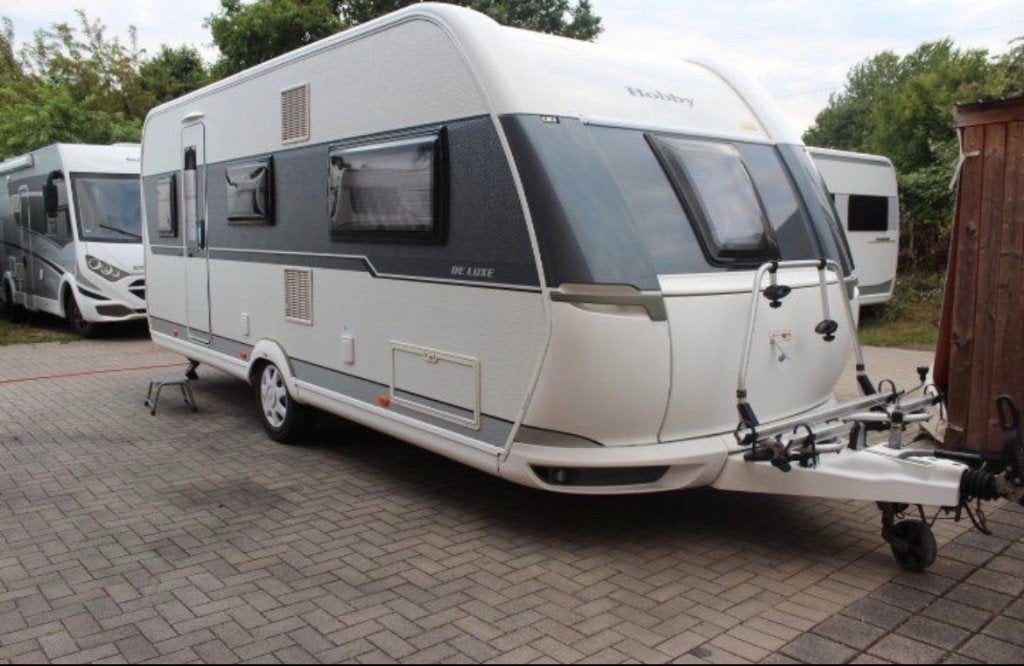 Hobby De Luxe 545 / 540 KMFe 2019 (mover + voortent), Caravans en Kamperen, Hobby, Treinzit, 5 tot 6 meter, Tot en met 6