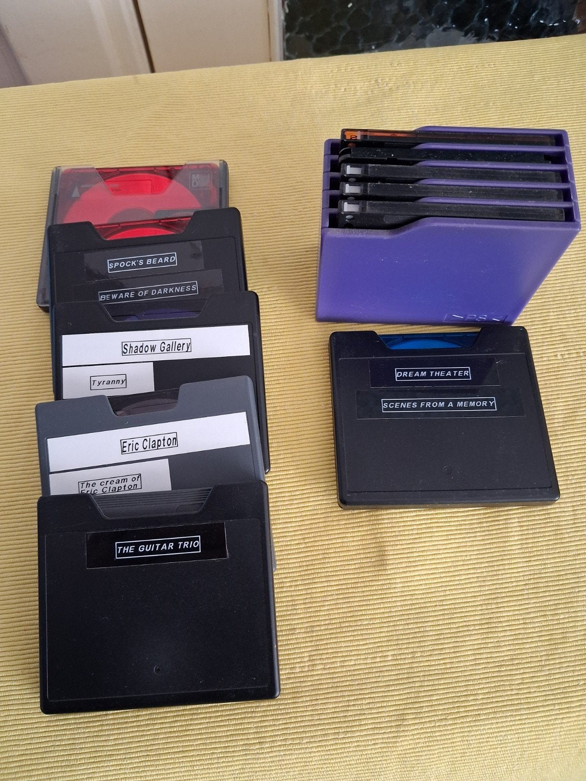 MiniDisc collectie met diverse artiesten en opbergdoos, Ophalen
