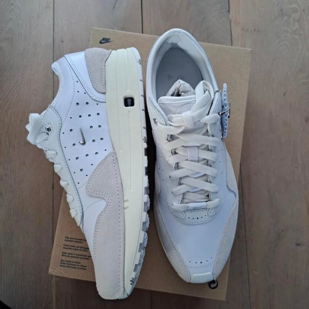 Nike Air Max 1 '86 OG Jacquemus wit 42.5, Kleding | Dames, Schoenen, Wit, Nieuw, Ophalen of Verzenden, Sneakers of Gympen