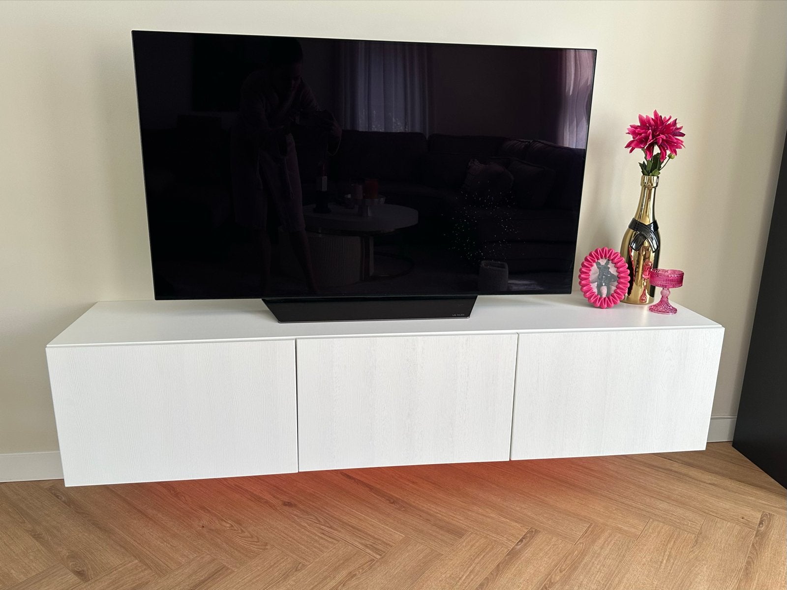 IKEA BESTÅ tv meubel wit met exclusieve houtnerf deurtjes, Ophalen, Overige materialen, Gebruikt, 150 tot 200 cm