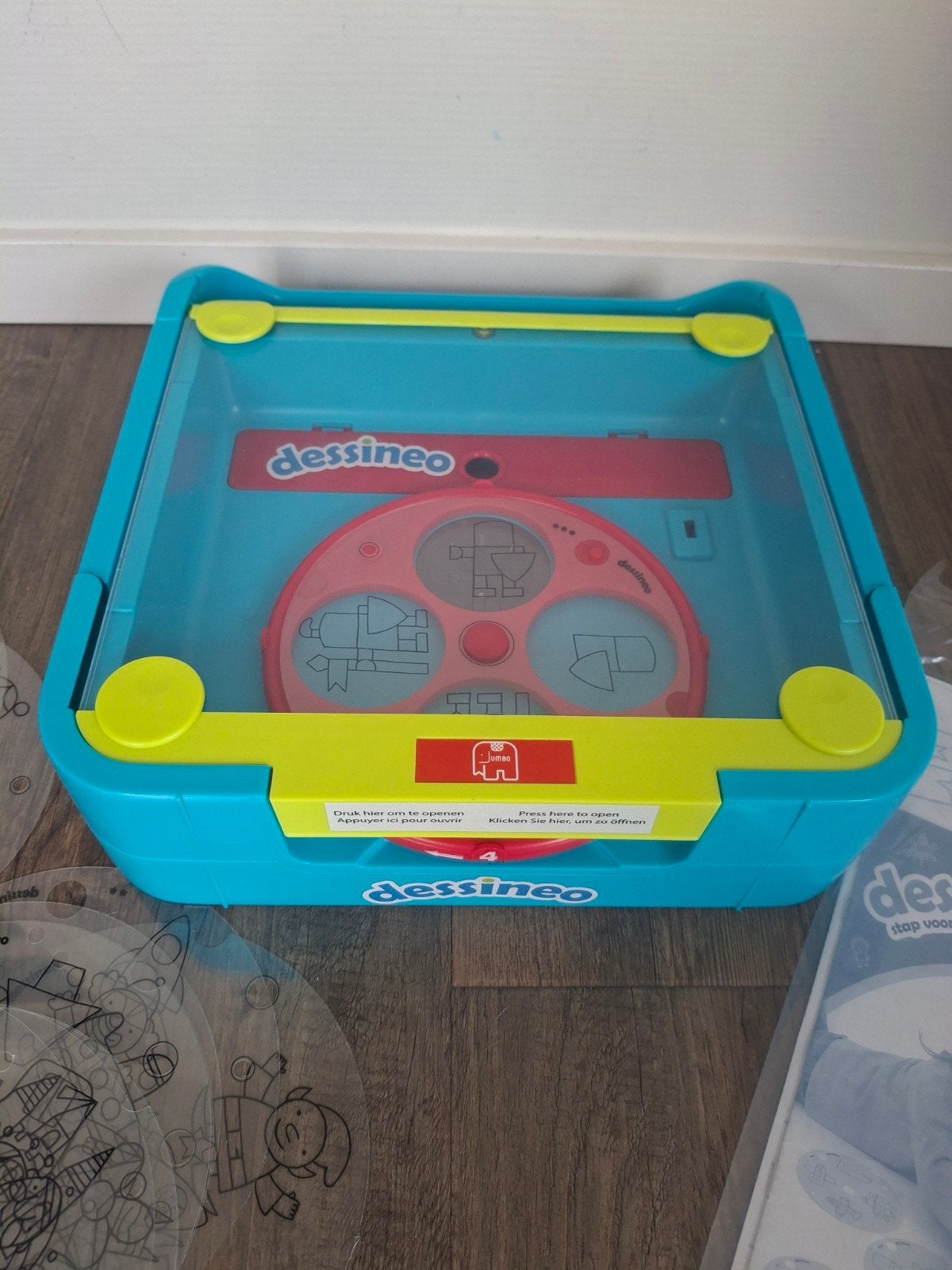 Dessineo Tekenprojector - Leer Tekenen met Gemak, Ophalen of Verzenden, Zo goed als nieuw, Knutselen, Met licht