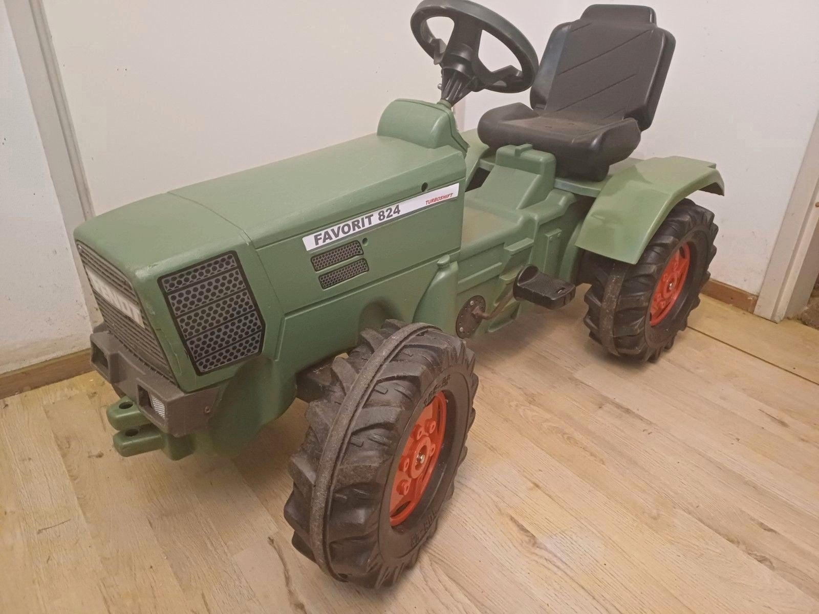 traptrekker fendt 824, Kinderen en Baby's, Ophalen of Verzenden, Zo goed als nieuw