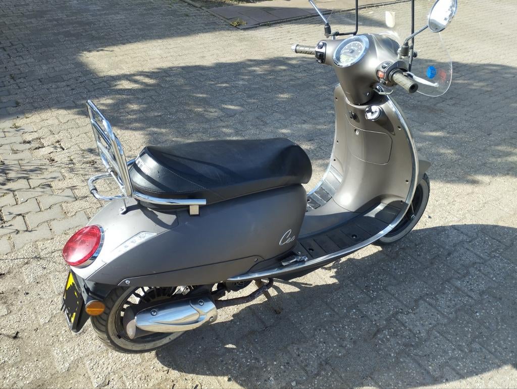 BTC Scooter - Goede staat, 10225 km, windscherm, Fietsen en Brommers, Scooters | Overige merken, Ophalen, Gebruikt, BTC, Maximaal 45 km/u