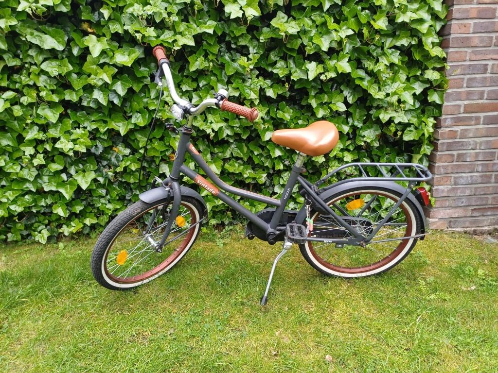 Fiets meisje 20 inch zwart, Fietsen en Brommers, Fietsen | Meisjes, Ophalen, Gebruikt, 20 inch