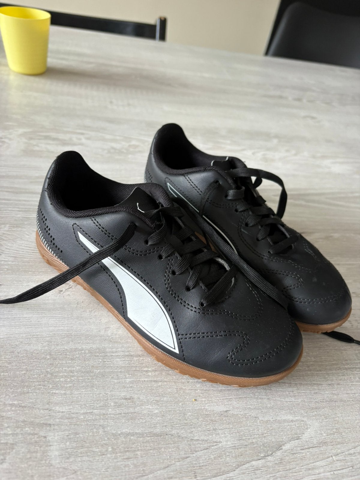 Zaalschoenen Puma - maat 34, Ophalen of Verzenden, Zo goed als nieuw, Jongen of Meisje, Sportschoenen