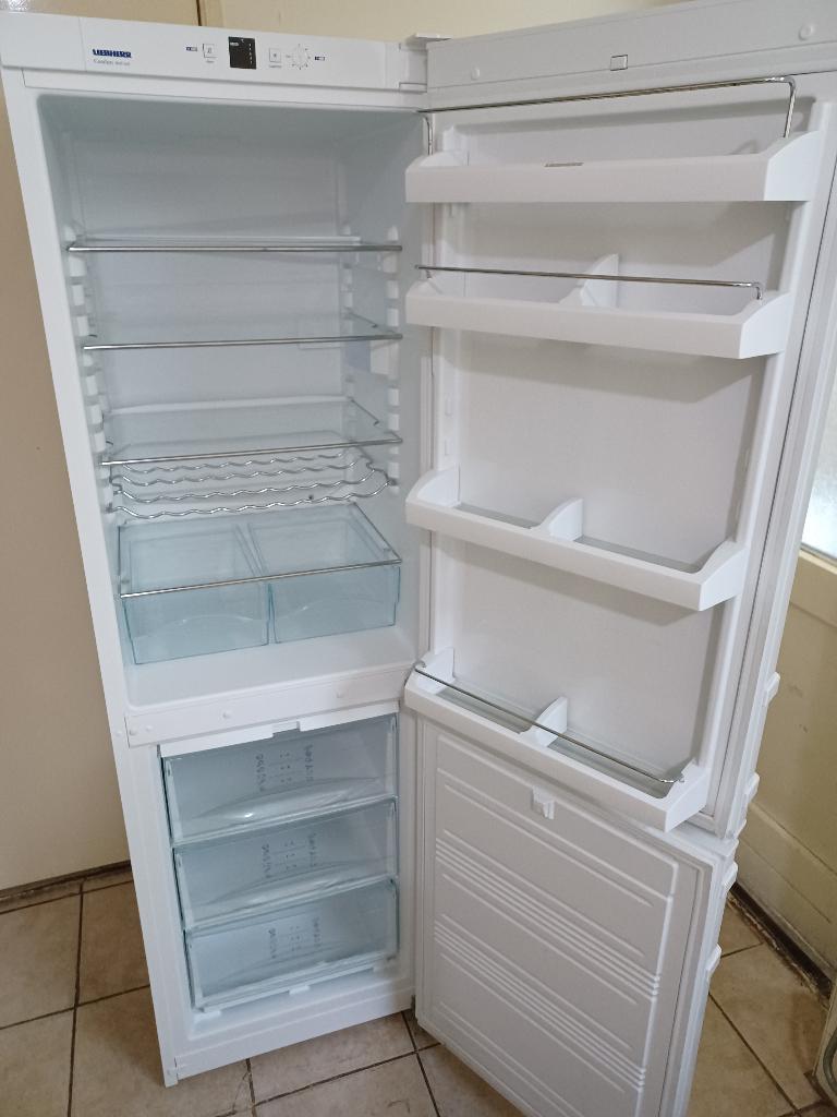 liebherr Koel-vriescombinatie + incl gratis bezorging, 200 liter of meer, 60 cm of meer, Met aparte vriezer, Zo goed als nieuw