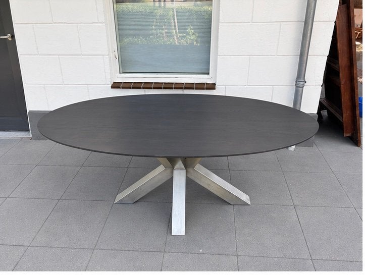 Mooie massief eiken ovale eettafel Table du Sud met spinpoot, Huis en Inrichting, Tafels | Eettafels, Ophalen, Landelijkse stijl