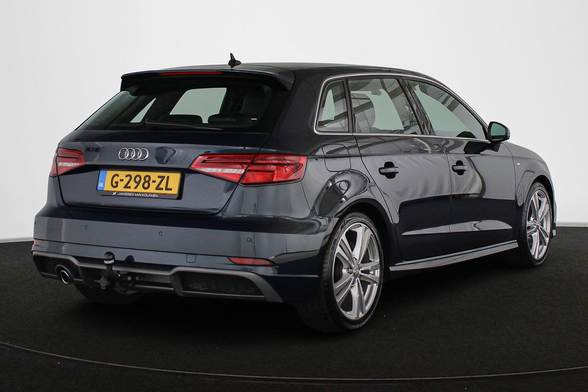 Audi A3 Sportback 30 TFSI Advance Sport S-Line Trekhaak Stoe, Auto's, Voorwielaandrijving, Gebruikt, 1165 kg, Blauw