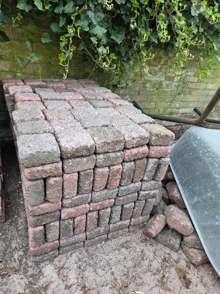 Tuintegels / trommelsteen – 10x10, ong 1700 stuks, gratis, Tuin en Terras, Ophalen, Gebruikt, 10 m² of meer, Beton