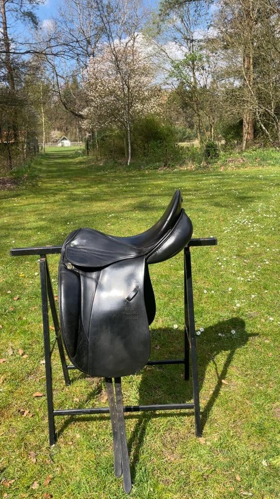 Stübben dressuur zadel, Hobby en Vrije tijd, Overige Hobby en Vrije tijd, Ophalen