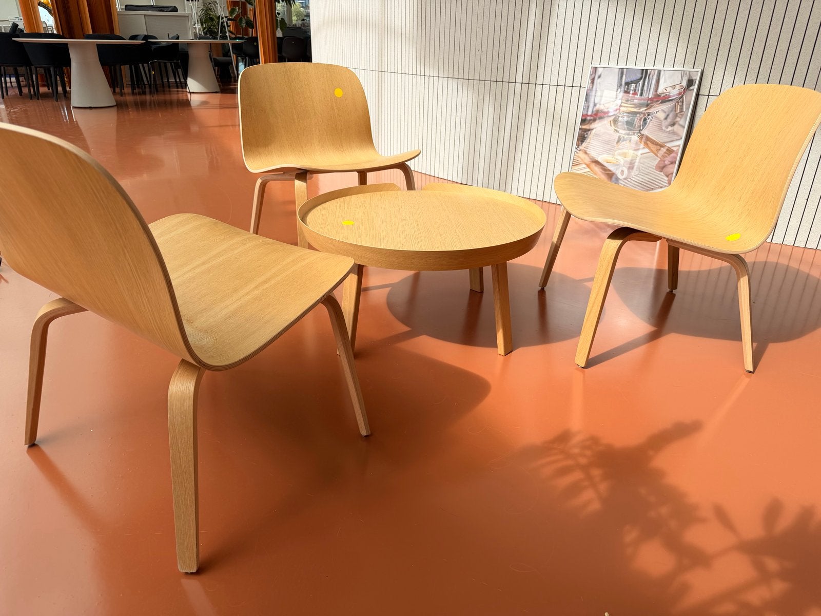 Kantoor set: 3 stoelen en een tafeltje mutoo, Ophalen, Overige kleuren, Drie, Zo goed als nieuw