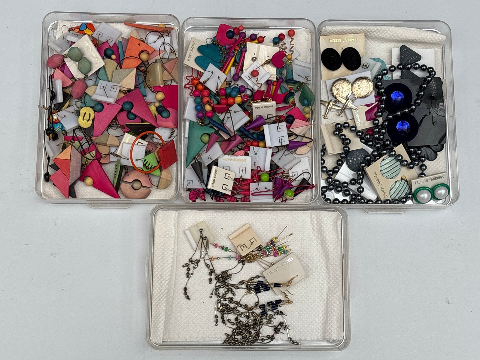Grote collectie diverse oorbellen en kettingen, Sieraden, Tassen en Uiterlijk, Oorbellen, Overige materialen, Gebruikt, Overige kleuren