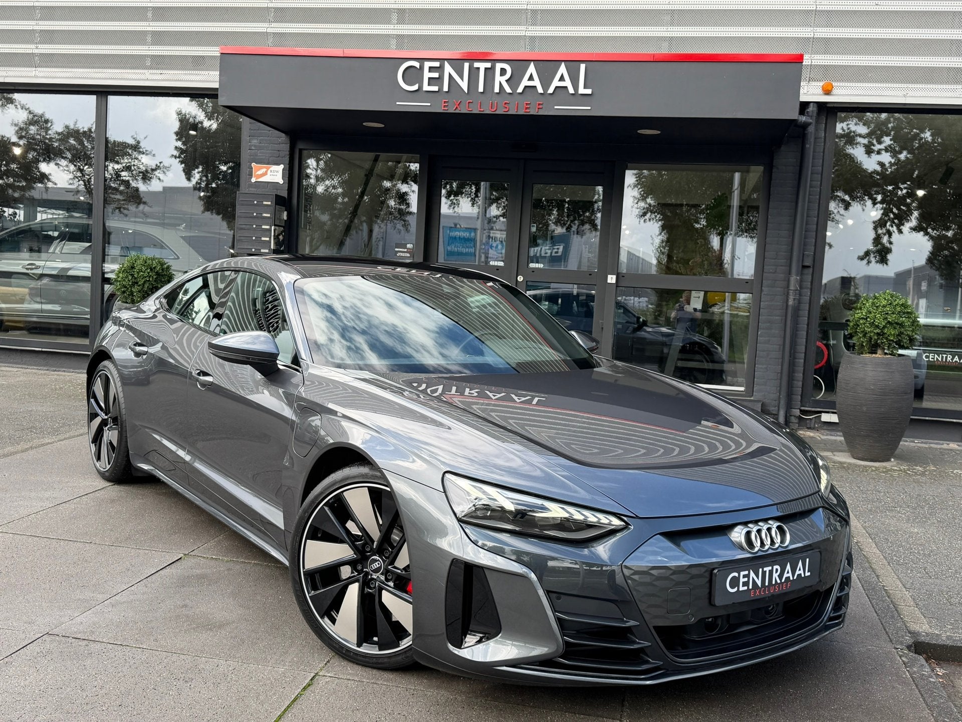 Audi E-tron GT GT 93 kWh NL-Auto|Luchtvering|Memory|476PK|Ca, Auto's, Automaat, Dealer onderhouden, 479 km, Gebruikt