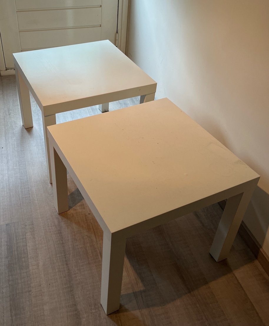 10€ Twee IKEA bijzettafels - wit, vierkant, Huis en Inrichting, Minder dan 45 cm, Minder dan 55 cm, Gebruikt, Vierkant