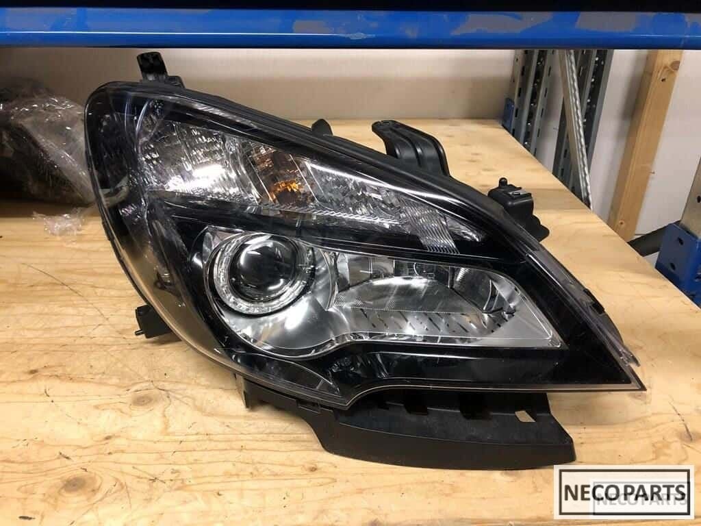 OPEL MOKKA XENON KOPLAMP ORIGINEEL ALLES LEVERBAAR, Gebruikt, -, -, Opel