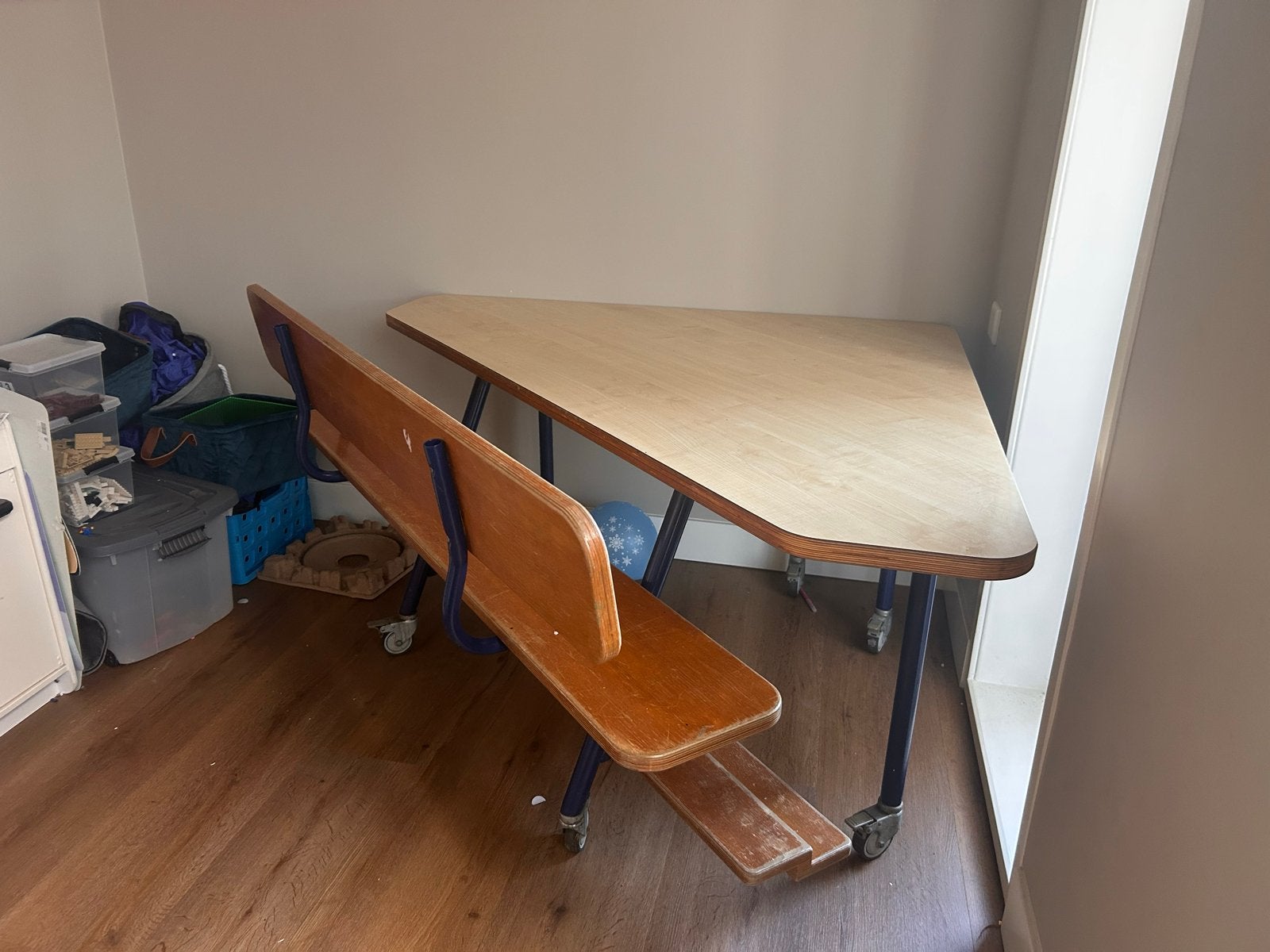 Speeltafel met bankje op wieltjes, Ophalen, Gebruikt