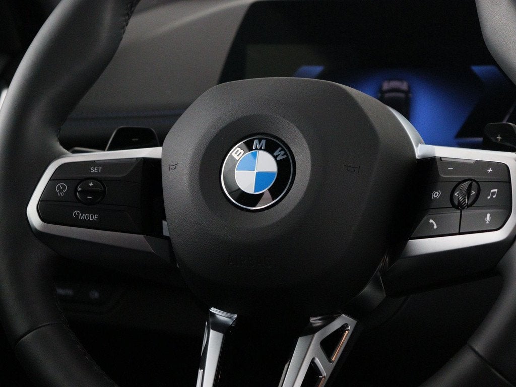 BMW X1 sDrive20i (bj 2025, automaat), 1525 kg, 156 pk, Met garantie (alle), Zwart
