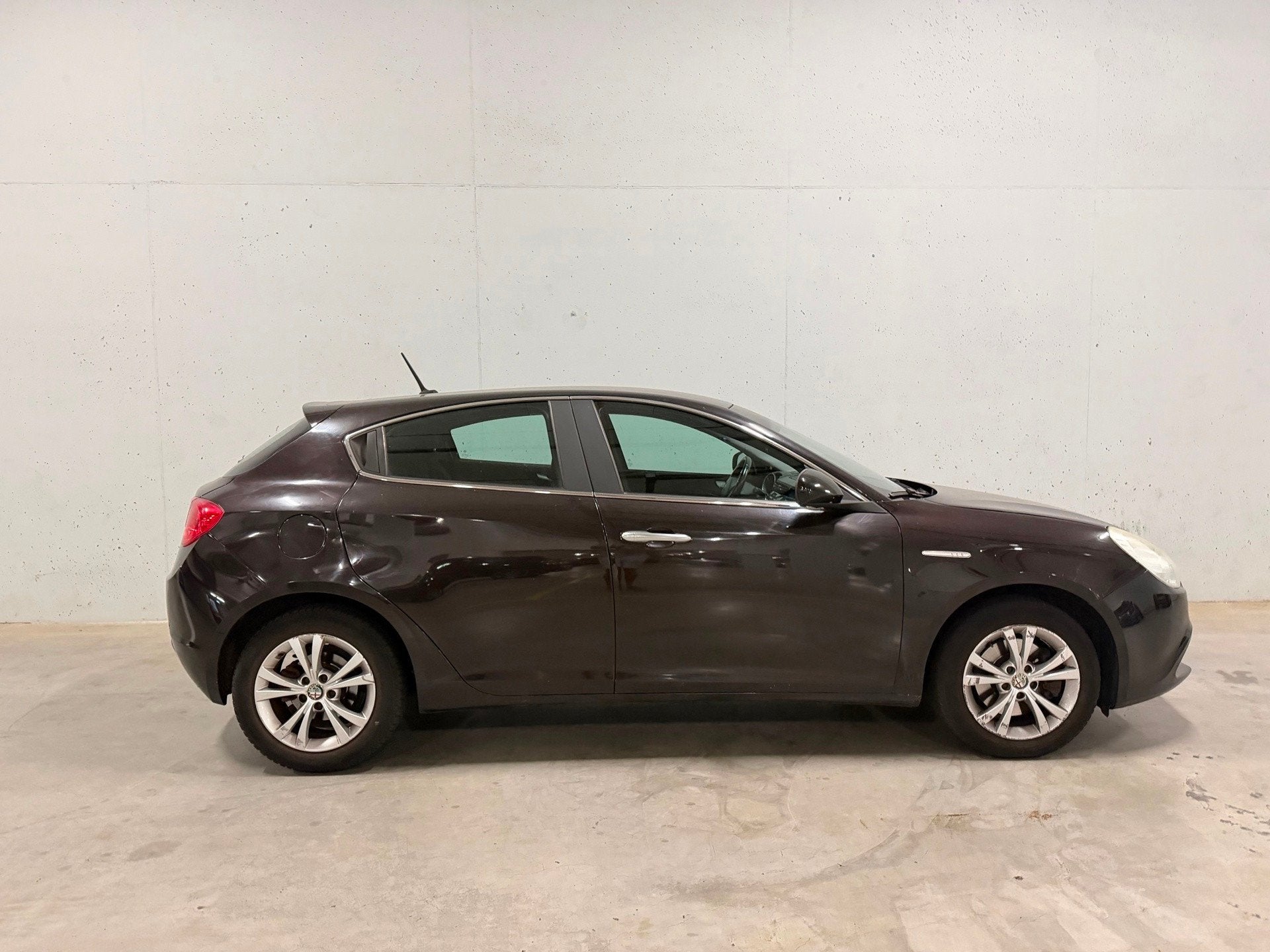 Alfa Romeo Giulietta 1.4 T Business Executive Airco Navi Cru, Voorwielaandrijving, Euro 5, Stof, Gebruikt