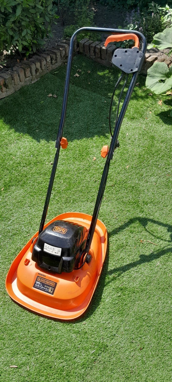 Black+Decker Zweefmaaier - Compact en Lichtgewicht, Ophalen, Gebruikt, Elektrische grasmaaier, Black+Decker