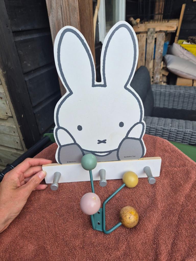 Kinderkapstok Nijntje met gekleurde bolletjes, Ophalen of Verzenden, Gebruikt, Hout, Kinderkapstok