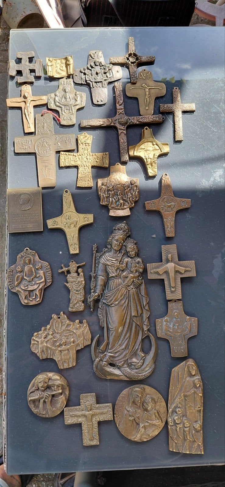 25 Bronzen Kruizen en 1 Bronzen Mariabeeld, Antiek en Kunst, Antiek | Religie, Ophalen of Verzenden