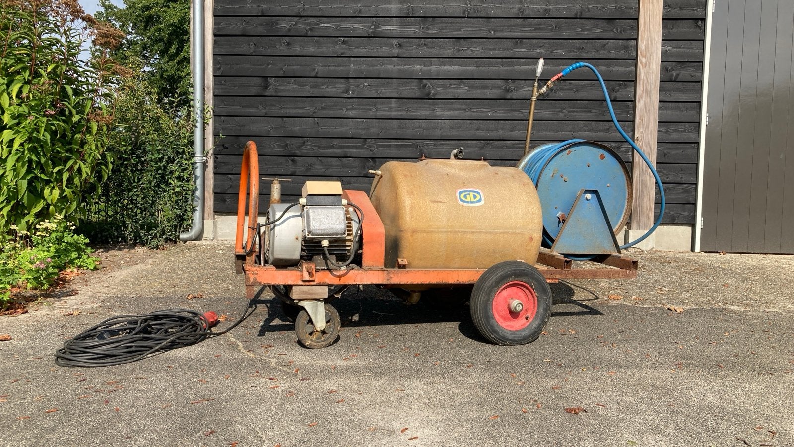 Douven Hogedrukspuit met 35m slang en 380V motor