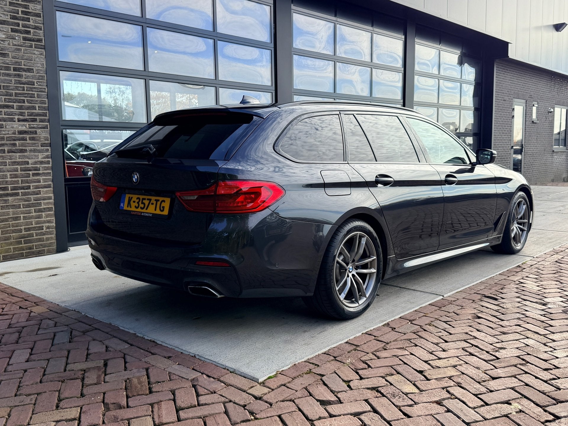 BMW 5-serie Touring 530i High Executive | Alcantara | Pano |, Auto's, Automaat, 1998 cc, Achterwielaandrijving, Gebruikt
