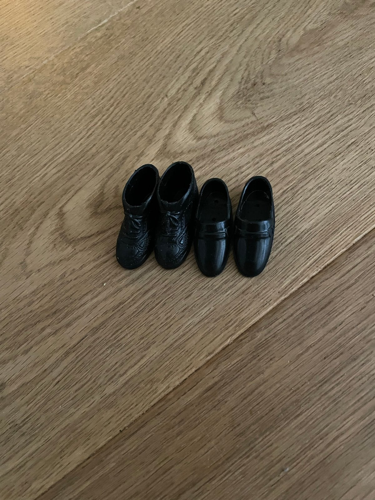 Zwarte barbiepop Ken  schoenen - set van 2 paar, Kinderen en Baby's, Ophalen of Verzenden, Zo goed als nieuw, Barbie