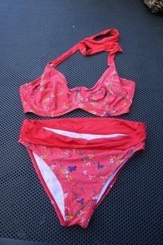 Halterbikini rood Livera mt 38 E/F Vaste prijs OPRUIMING, Kleding | Dames, Ophalen of Verzenden, Zo goed als nieuw, Bikini, Rood