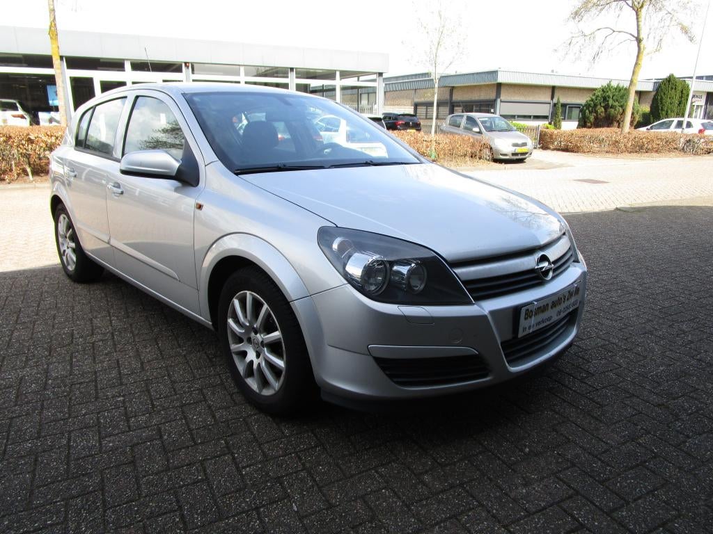 Opel Astra 1.6 Hatchback 2004 Airco Rijd 100% Nieuwe Banden, Voorwielaandrijving, Stof, Zwart, 4 cilinders