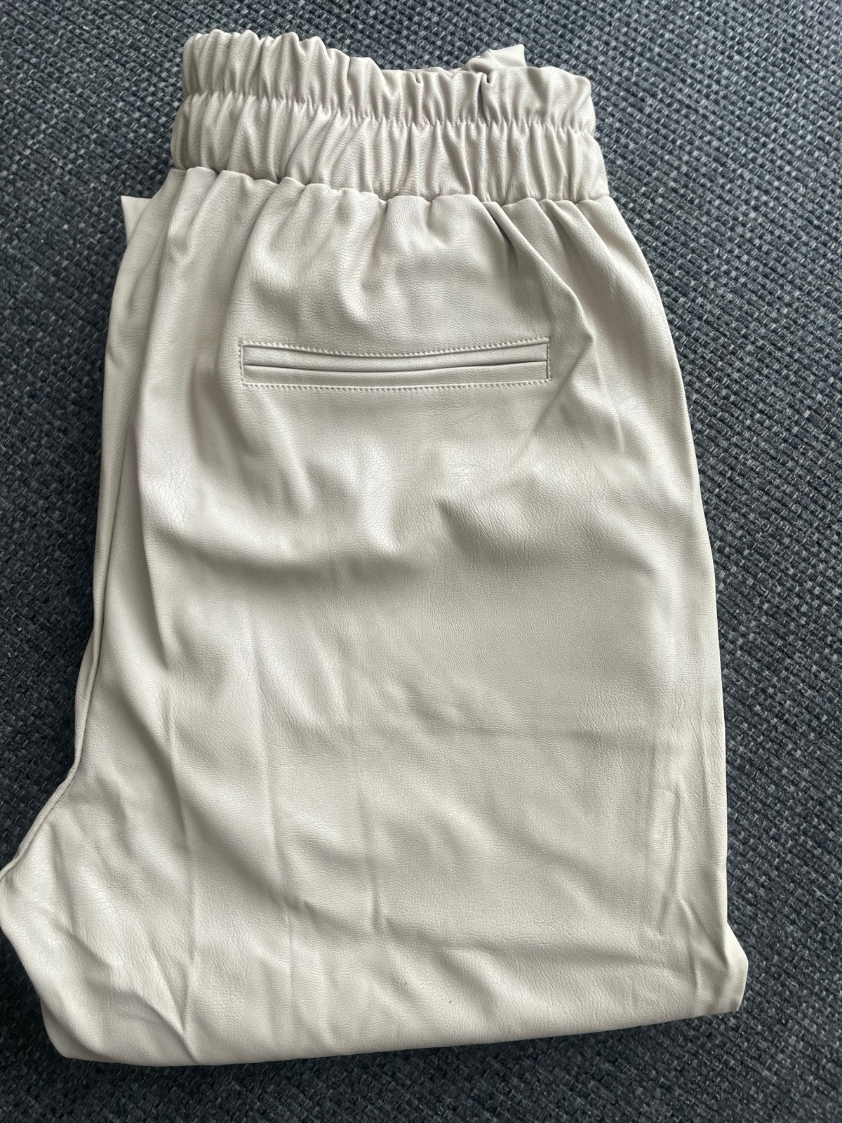 Turquoise by Daan leather look broek maat L, Ophalen of Verzenden, Zo goed als nieuw, Maat 42/44 (L), Beige