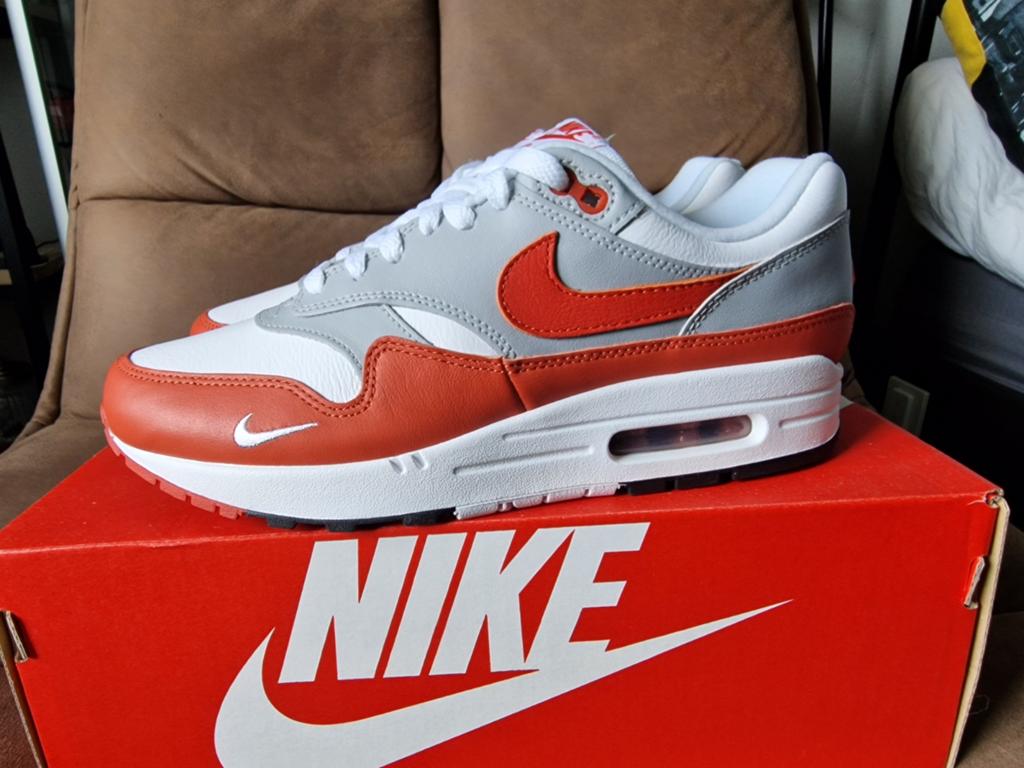 Nike air max 1 lv8 Martain Sunrise maat 41
nieuw in doos, Nike air max, Overige kleuren, Sportschoenen, Nieuw