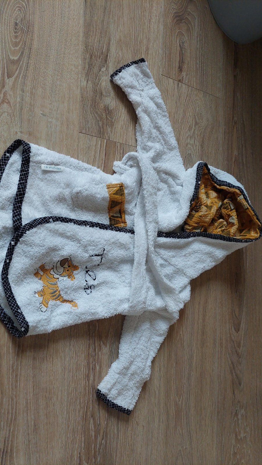 Baby badjas en T-shirt met 'Ties' opdruk, Ophalen, Gebruikt, Onbekend, Jongetje