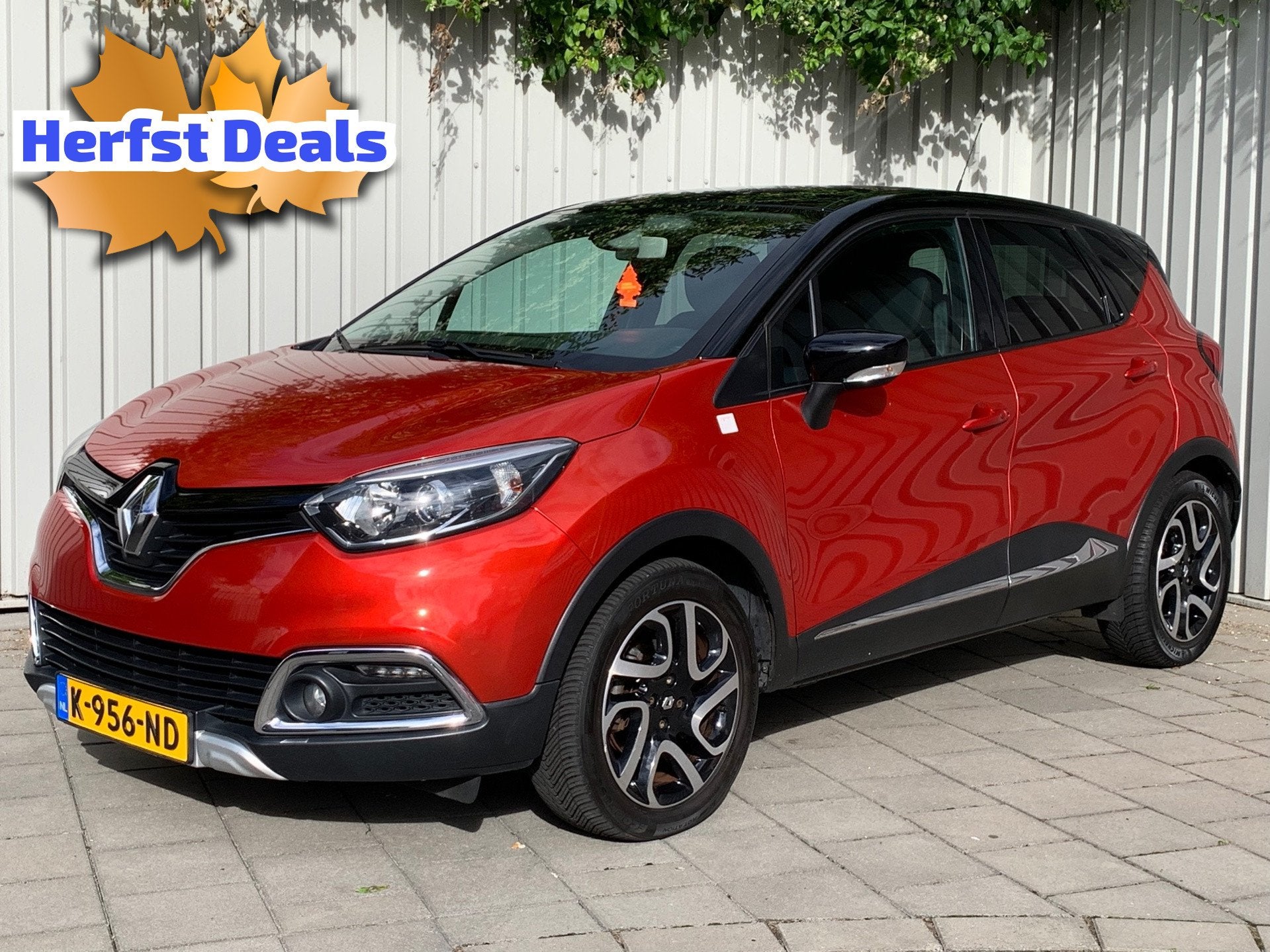 Renault Captur 1.2 TCe Helly Hansen|Automaat|154000KM|Naviga, Auto's, Stof, Zwart, 4 cilinders, SUV of Terreinwagen