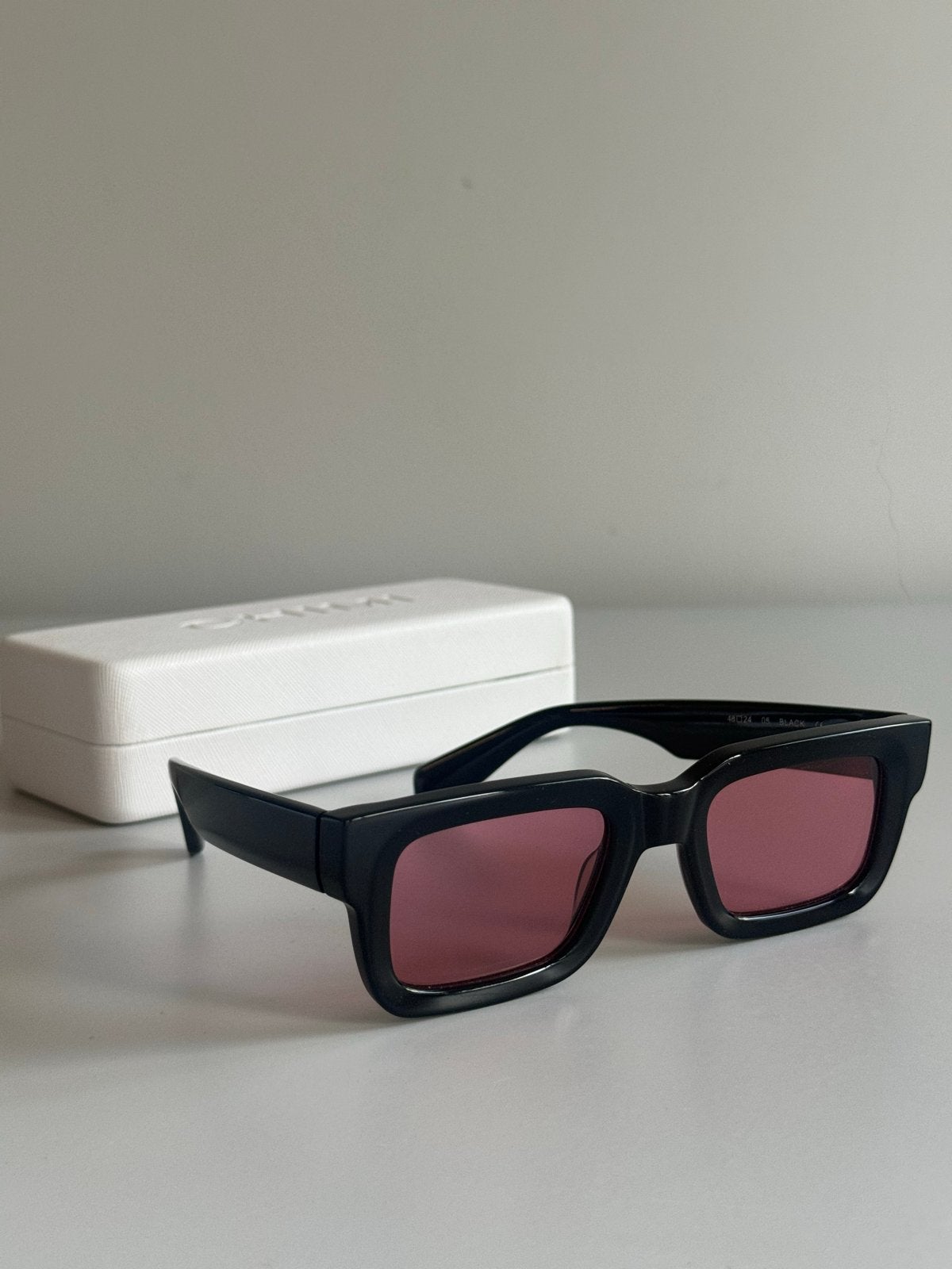 Chimi 05 zonnebril met roze glazen, Overige merken, Zonnebril, Zwart, Ophalen of Verzenden