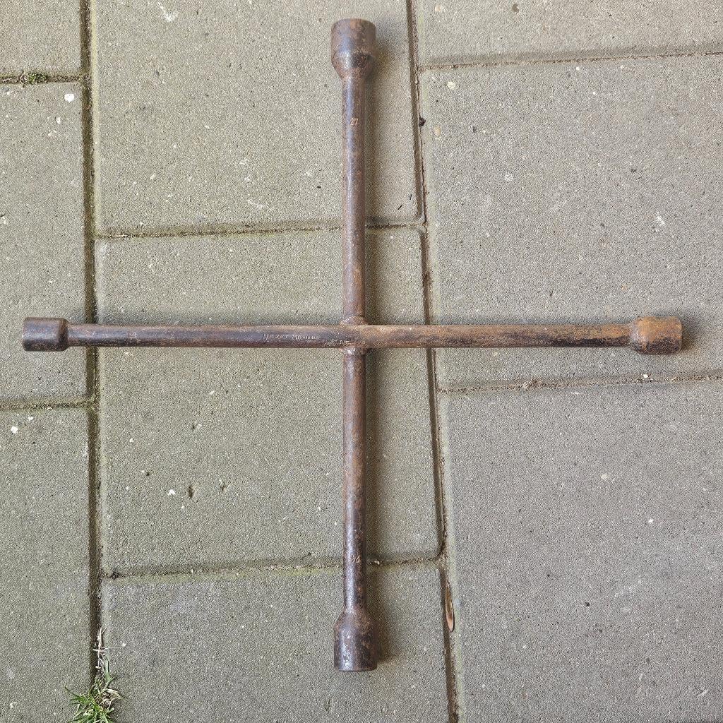 Hazet kruissleutel no. 710, Ophalen, Gebruikt